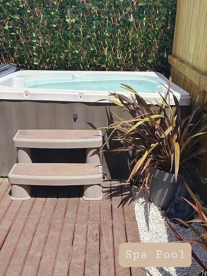 Rotoruas Tiny Gem Bnb With Spa Rotorua