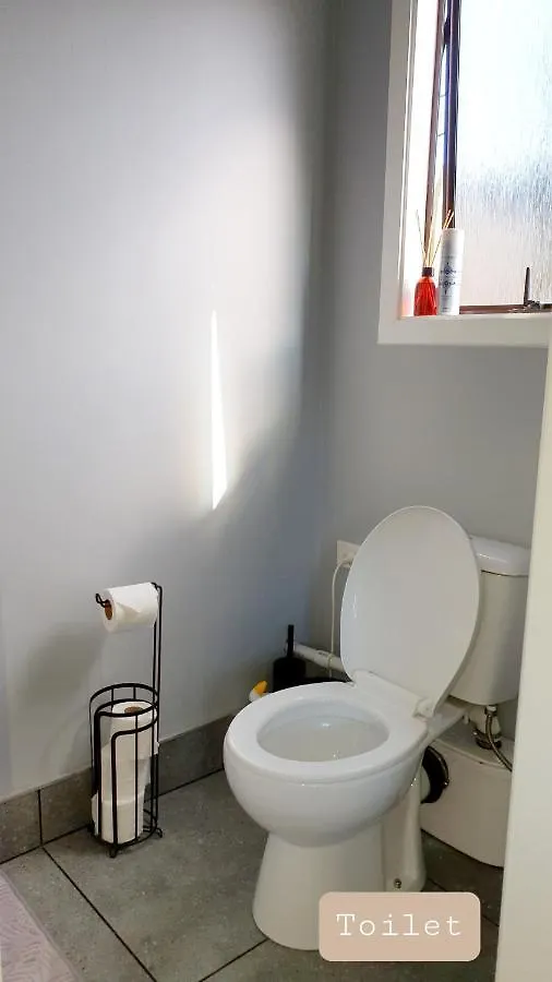 Rotoruas Tiny Gem Bnb With Spa Guest house
